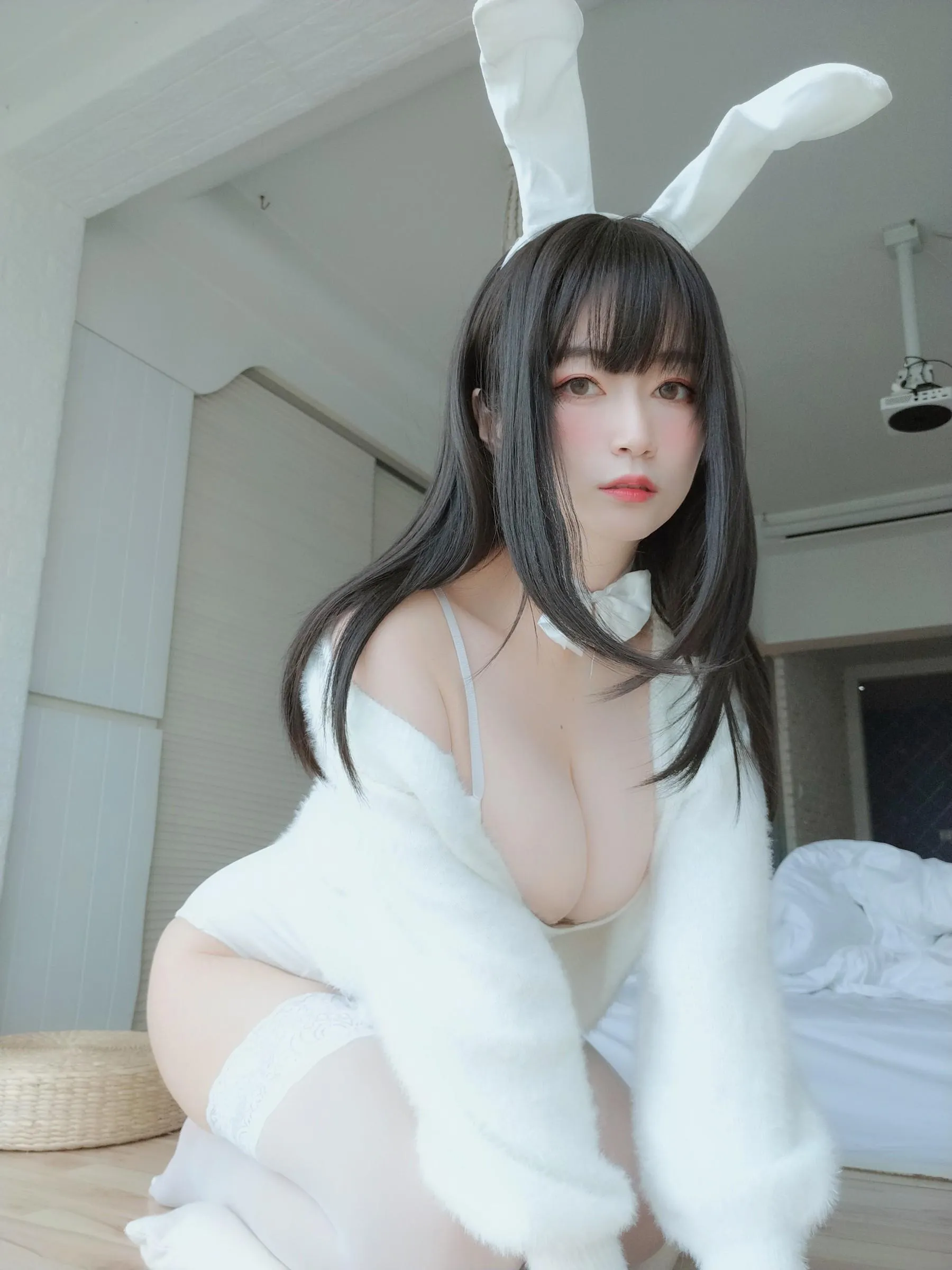 白银81 – 自撮 Vol.52 白丝兔子 [110P]插图4